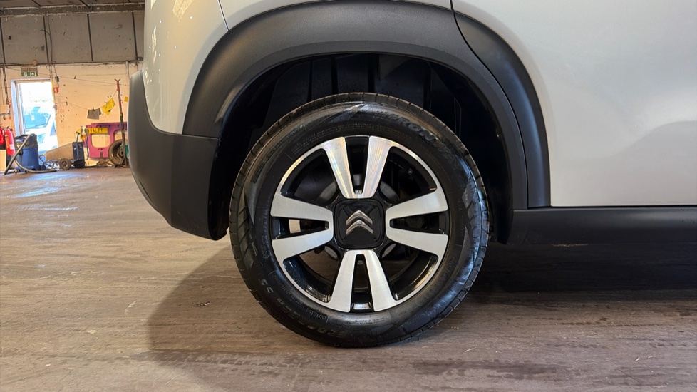 Citroen C3 Aircross 1.2 PureTech 130 Feel 5dr Petrol Hatchback - Image 7