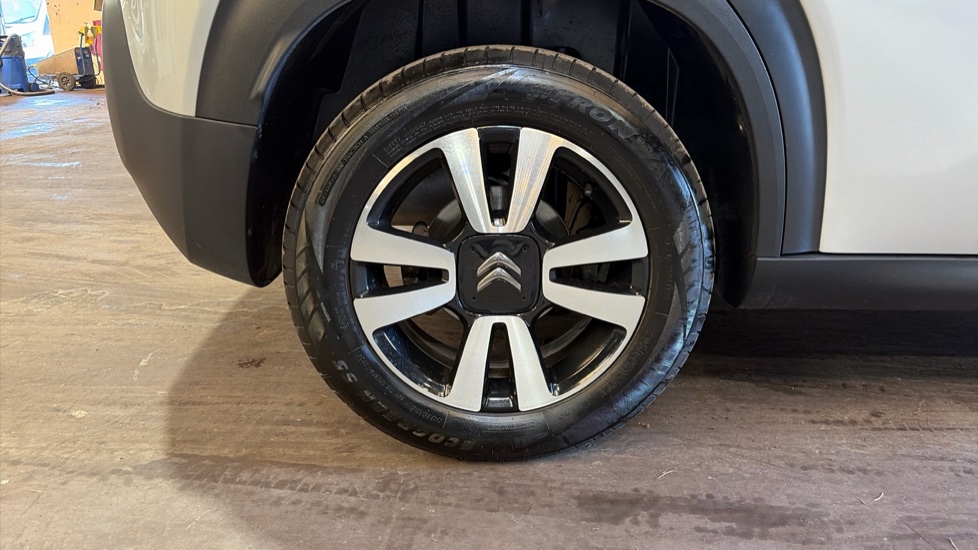 Citroen C3 Aircross 1.2 PureTech 130 Feel 5dr Petrol Hatchback - Image 37