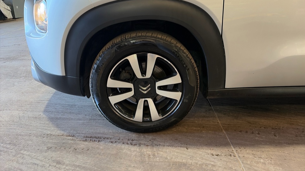 Citroen C3 Aircross 1.2 PureTech 130 Feel 5dr Petrol Hatchback - Image 39