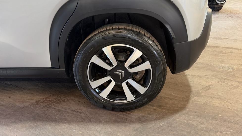 Citroen C3 Aircross 1.2 PureTech 130 Feel 5dr Petrol Hatchback - Image 40
