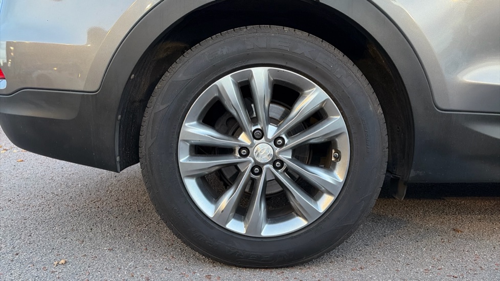Hyundai SANTA FE 2.2 CRDi Blue Drive Premium 5dr Auto [5 Seats] Diesel Estate - Image 7