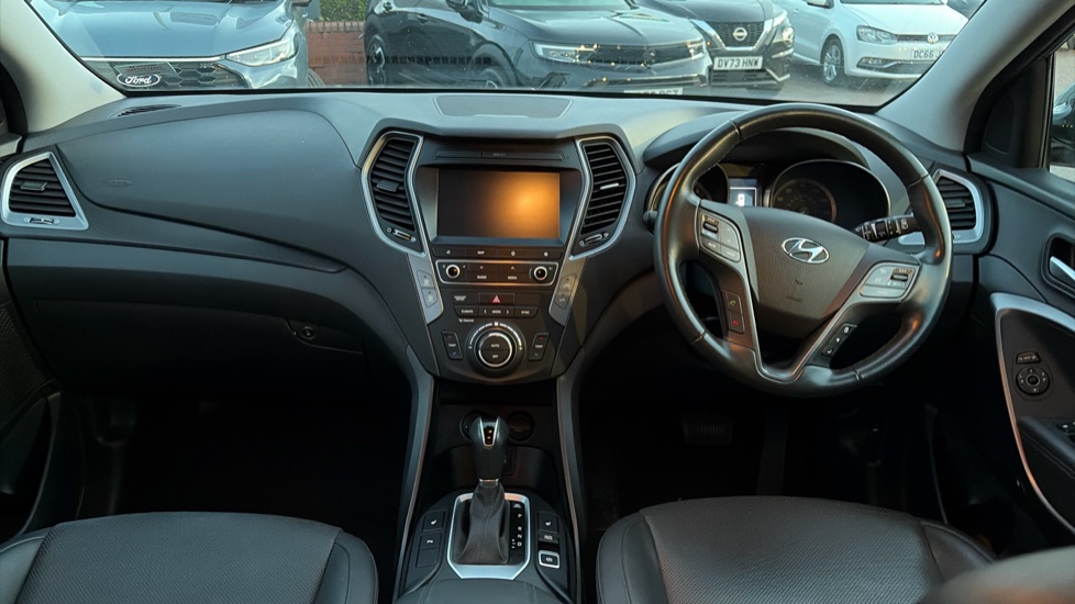 Hyundai SANTA FE 2.2 CRDi Blue Drive Premium 5dr Auto [5 Seats] Diesel Estate - Image 10