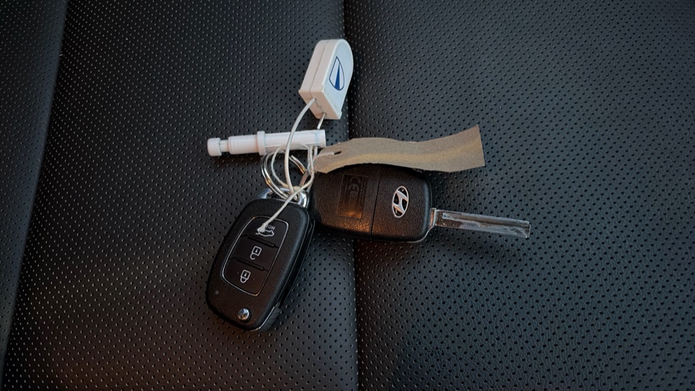 Hyundai SANTA FE 2.2 CRDi Blue Drive Premium 5dr Auto [5 Seats] Diesel Estate - Image 20