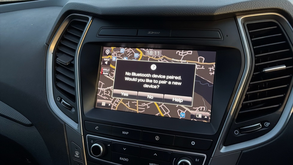 Hyundai SANTA FE 2.2 CRDi Blue Drive Premium 5dr Auto [5 Seats] Diesel Estate - Image 28