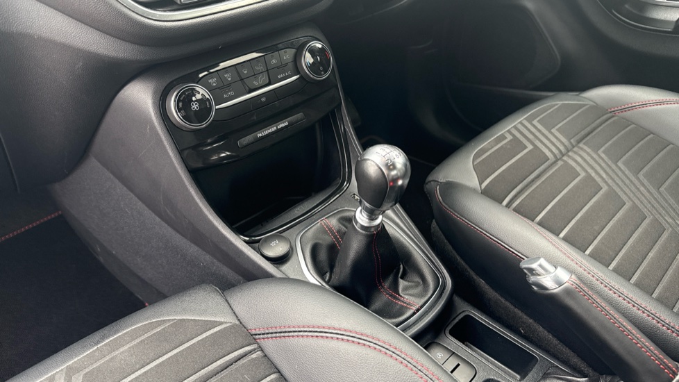 Ford Puma 1.0 EcoBoost Hybrid mHEV ST-Line X 5dr Petrol Hatchback - Image 13