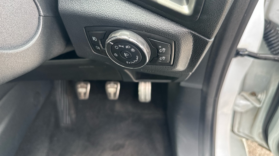 Ford EcoSport 1.0 EcoBoost 140 ST-Line 5dr Petrol Hatchback - Image 30