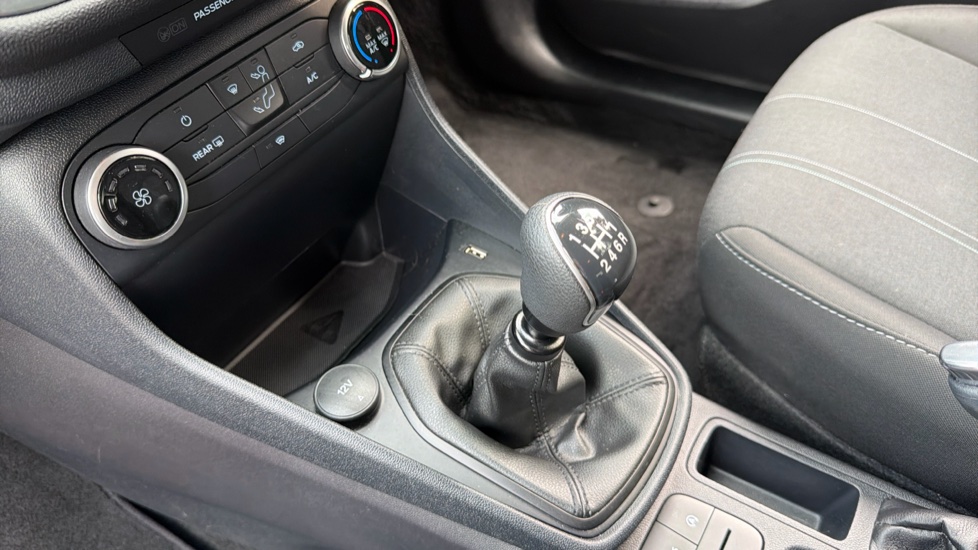 Ford Fiesta 1.0 EcoBoost 95 Trend 5dr Petrol Hatchback - Image 13