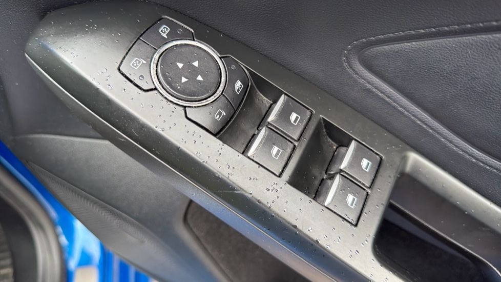 Ford Focus 1.5 EcoBoost 182 ST-Line X 5dr Auto Petrol Hatchback - Image 25