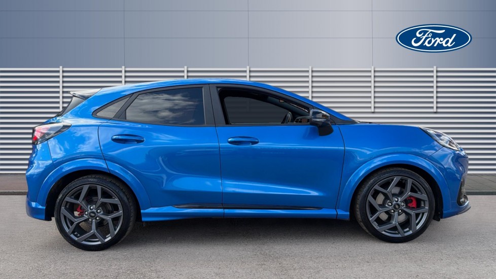 Ford Puma ST 1.0 EcoBoost Hybrid mHEV ST 5dr DCT Petrol Hatchback - Image 5