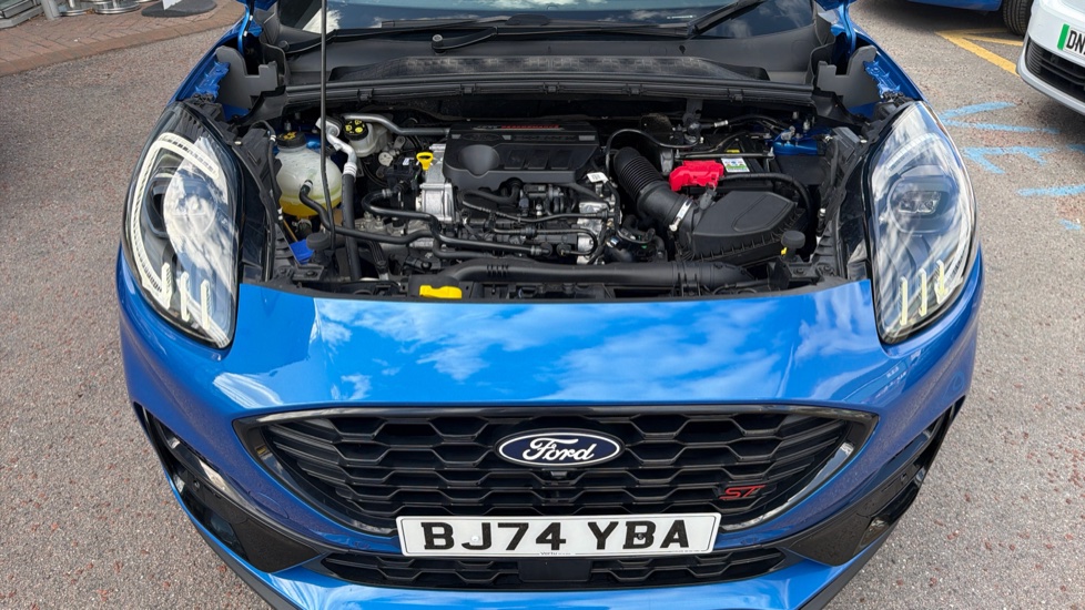 Ford Puma ST 1.0 EcoBoost Hybrid mHEV ST 5dr DCT Petrol Hatchback - Image 8