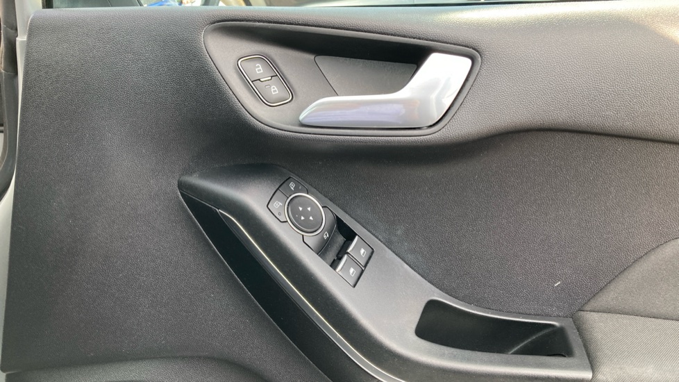 Ford Fiesta 1.0 EcoBoost Titanium 5dr Petrol Hatchback - Image 27