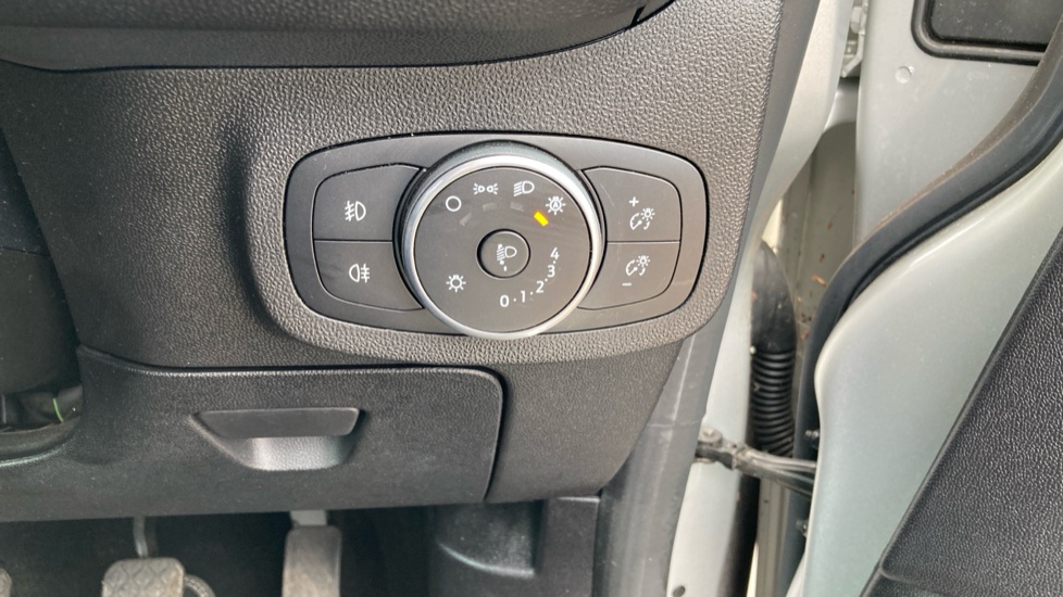 Ford Fiesta 1.0 EcoBoost Titanium 5dr Petrol Hatchback - Image 28
