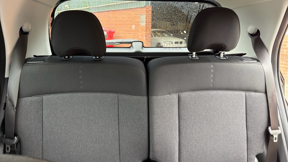 Hyundai INSTER 85kW 02 49kWh 5dr Auto Electric Hatchback - Image 15
