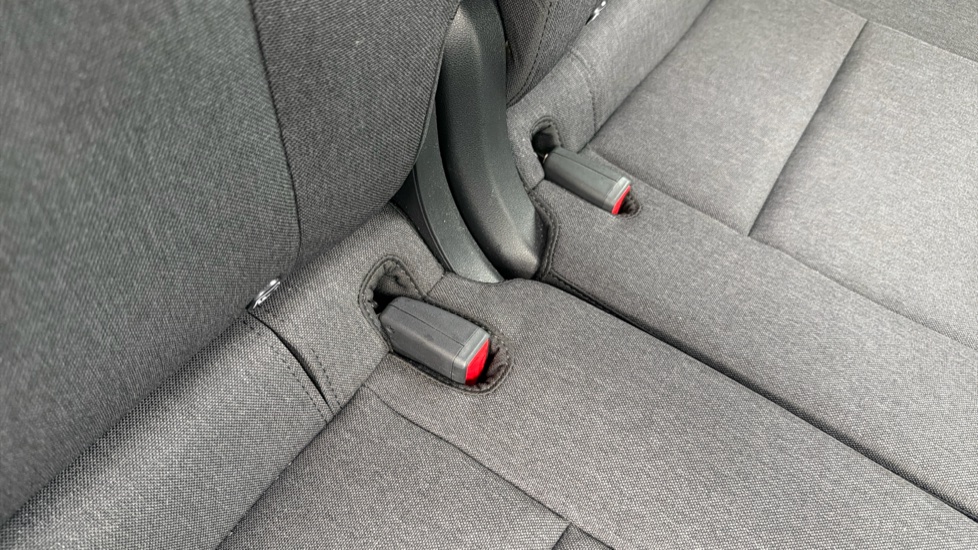 Hyundai INSTER 85kW 02 49kWh 5dr Auto Electric Hatchback - Image 17
