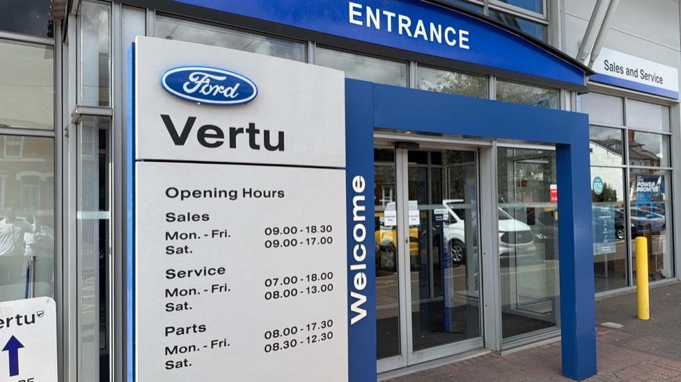 Ford Puma 1.0 EcoBoost Hybrid mHEV ST-Line 5dr Petrol Hatchback - Image 34