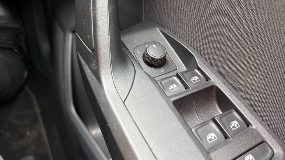 SEAT Ibiza 1.0 TSI 110 FR 5dr Petrol Hatchback - Image 34