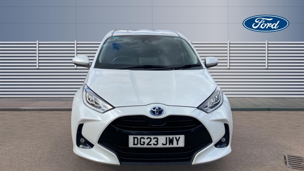 Toyota Yaris 1.5 Hybrid Design 5dr CVT Hybrid Hatchback - Image 3