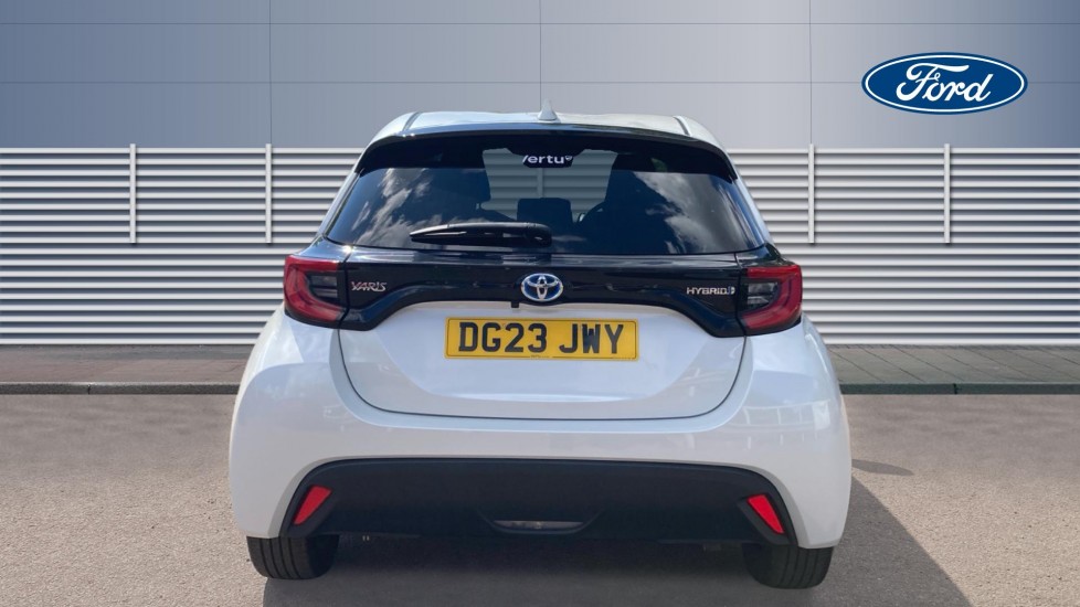 Toyota Yaris 1.5 Hybrid Design 5dr CVT Hybrid Hatchback - Image 6