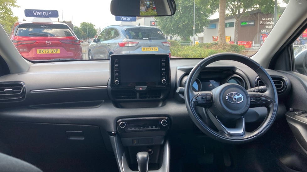 Toyota Yaris 1.5 Hybrid Design 5dr CVT Hybrid Hatchback - Image 10