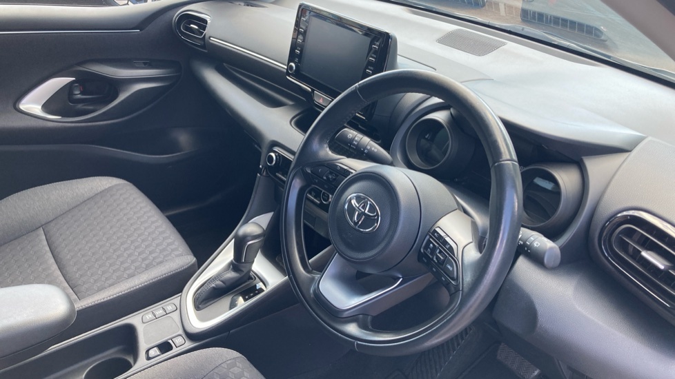 Toyota Yaris 1.5 Hybrid Design 5dr CVT Hybrid Hatchback - Image 11