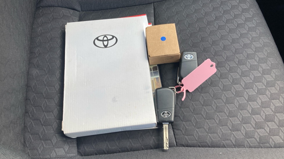 Toyota Yaris 1.5 Hybrid Design 5dr CVT Hybrid Hatchback - Image 19