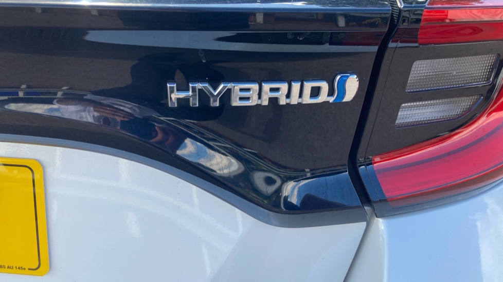 Toyota Yaris 1.5 Hybrid Design 5dr CVT Hybrid Hatchback - Image 37