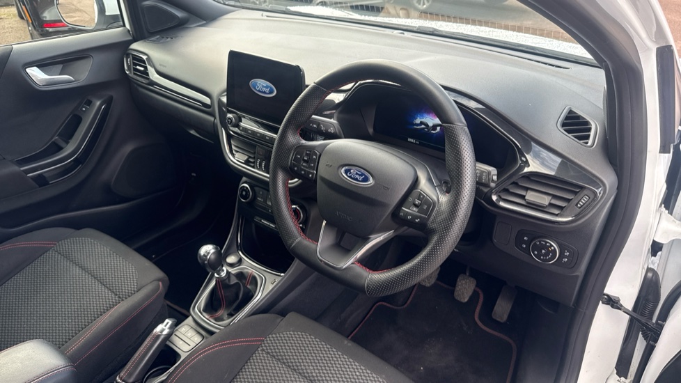 Ford Puma 1.0 EcoBoost Hybrid mHEV 155 ST-Line 5dr Petrol Hatchback - Image 11