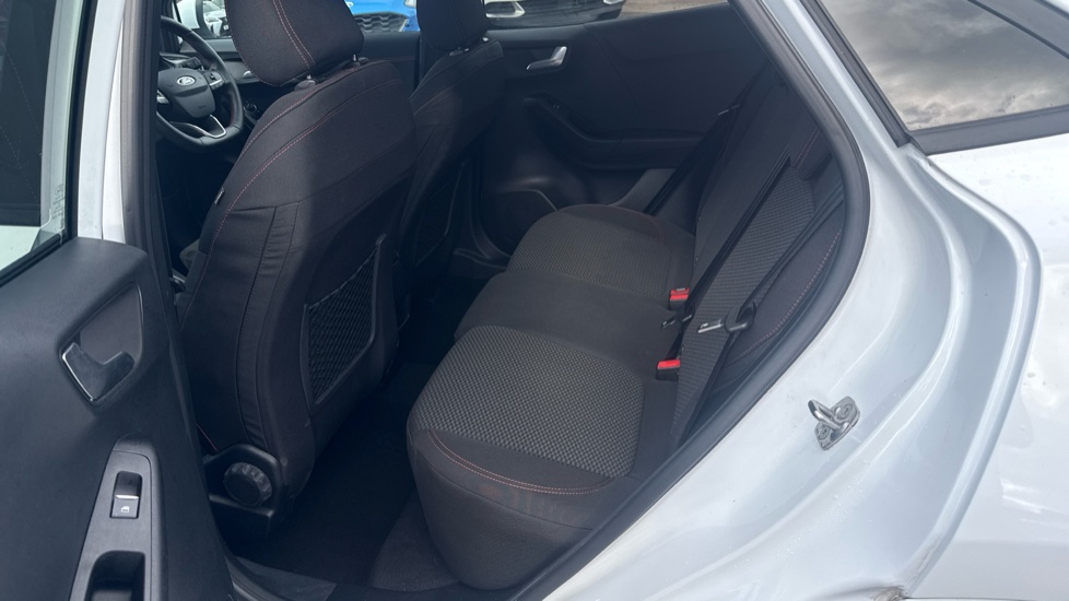 Ford Puma 1.0 EcoBoost Hybrid mHEV 155 ST-Line 5dr Petrol Hatchback - Image 16