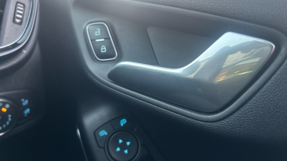 Ford Fiesta 1.0 EcoBoost Titanium 5dr Petrol Hatchback - Image 36