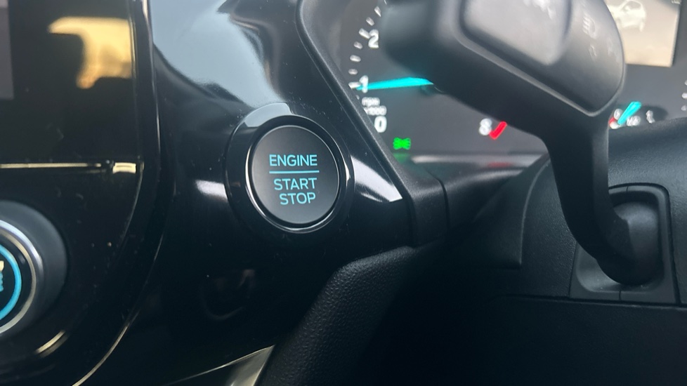 Ford Fiesta 1.0 EcoBoost Titanium 5dr Petrol Hatchback - Image 39