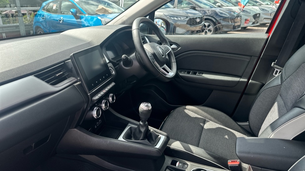 Renault Captur 1.0 TCE 90 Techno 5dr Petrol Hatchback - Image 9