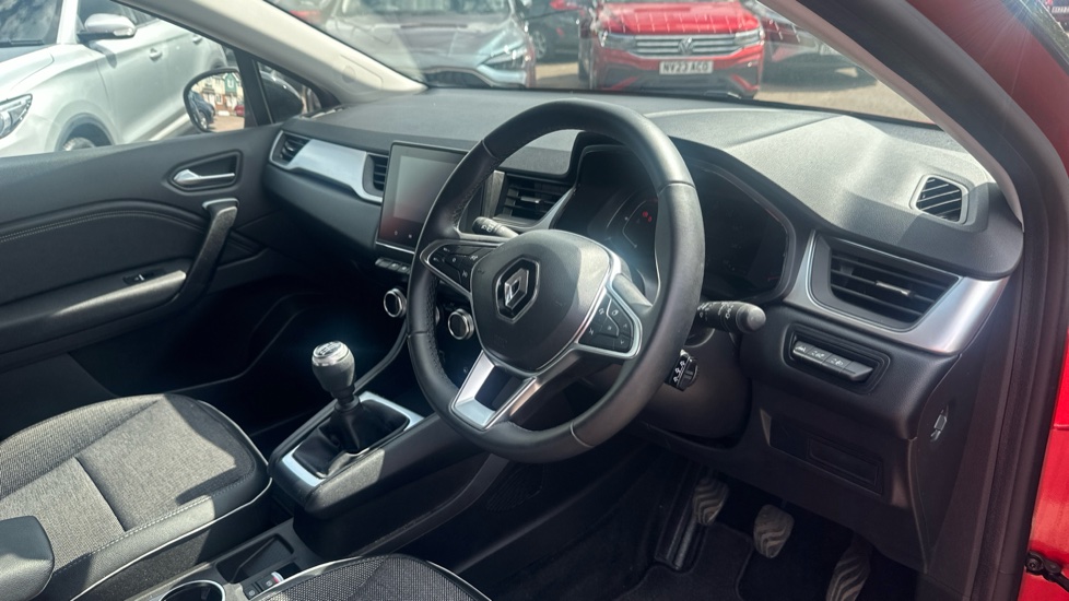 Renault Captur 1.0 TCE 90 Techno 5dr Petrol Hatchback - Image 11