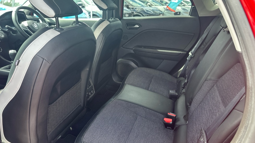 Renault Captur 1.0 TCE 90 Techno 5dr Petrol Hatchback - Image 15
