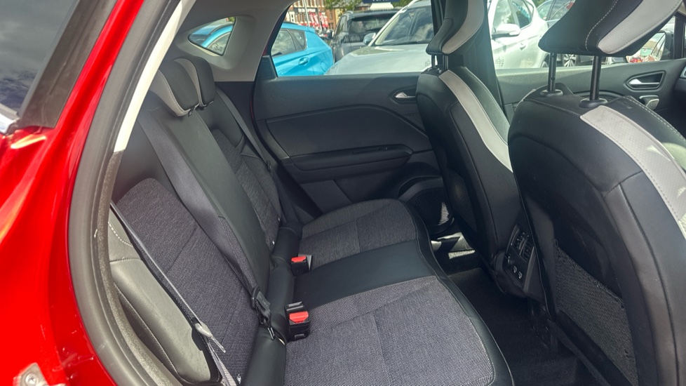 Renault Captur 1.0 TCE 90 Techno 5dr Petrol Hatchback - Image 16
