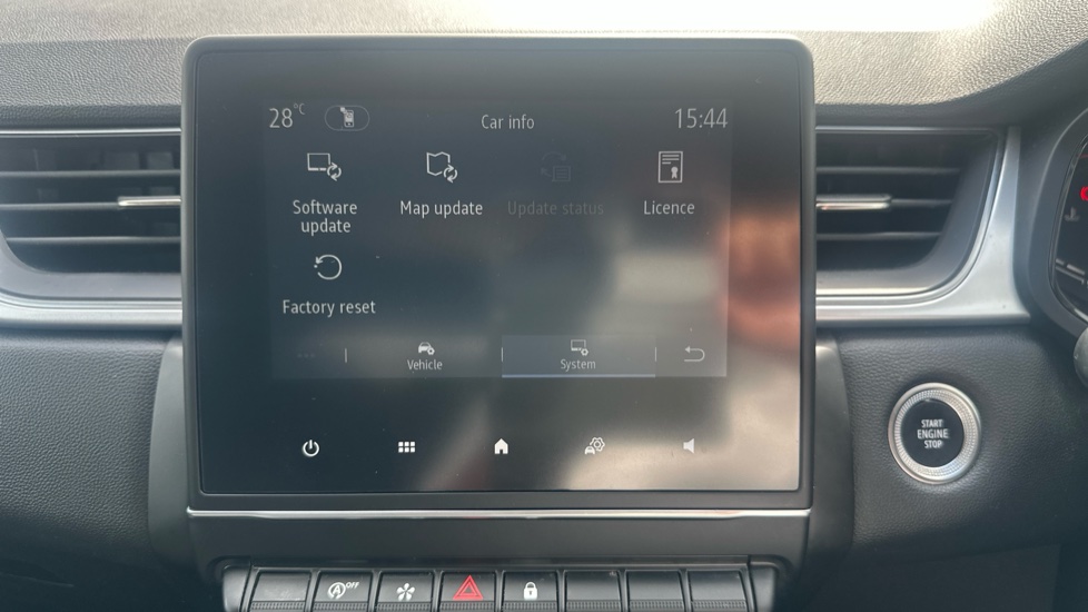 Renault Captur 1.0 TCE 90 Techno 5dr Petrol Hatchback - Image 29