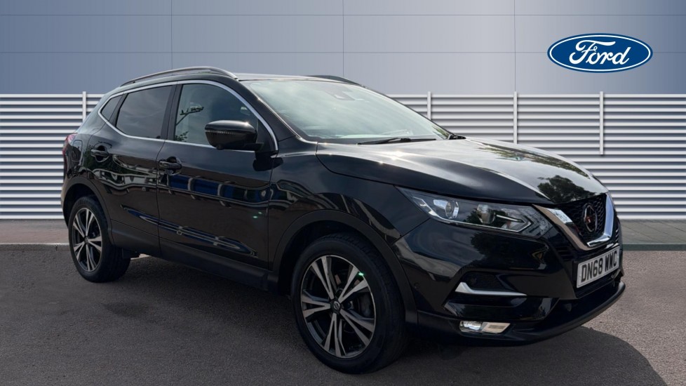 Nissan Qashqai 1.3 DiG-T N-Connecta 5dr Petrol Hatchback - Image 1