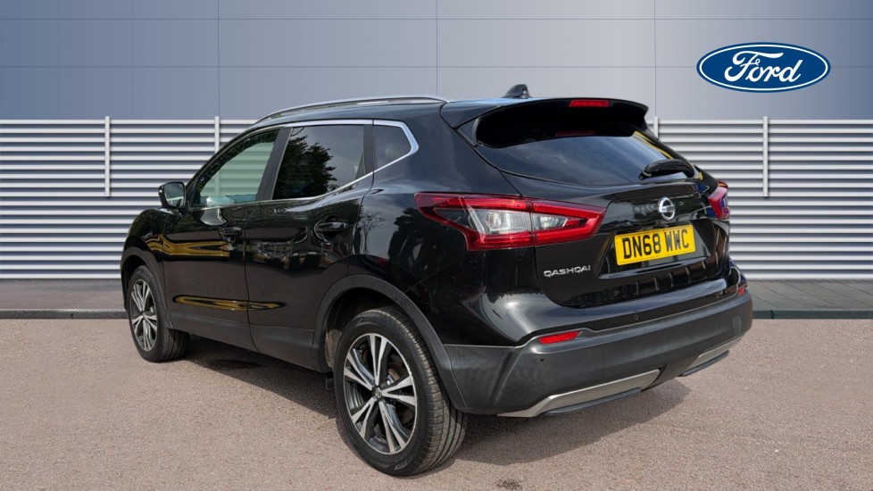 Nissan Qashqai 1.3 DiG-T N-Connecta 5dr Petrol Hatchback - Image 2