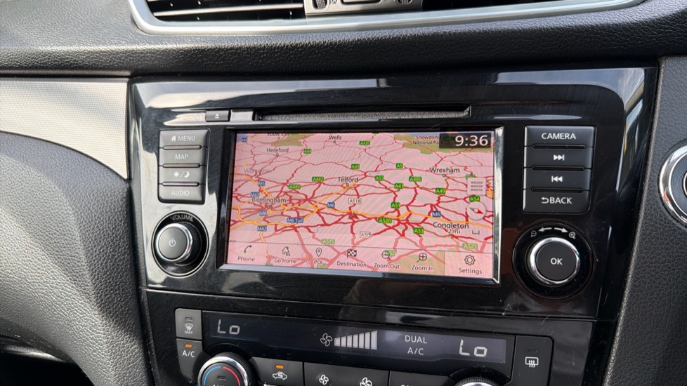 Nissan Qashqai 1.3 DiG-T N-Connecta 5dr Petrol Hatchback - Image 12