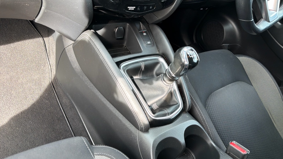 Nissan Qashqai 1.3 DiG-T N-Connecta 5dr Petrol Hatchback - Image 13