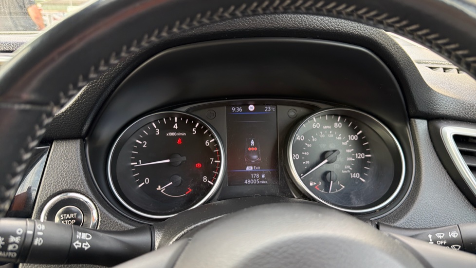 Nissan Qashqai 1.3 DiG-T N-Connecta 5dr Petrol Hatchback - Image 18