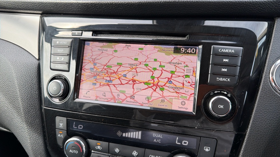 Nissan Qashqai 1.3 DiG-T N-Connecta 5dr Petrol Hatchback - Image 21