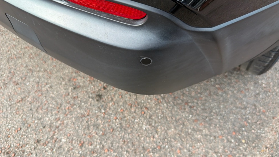 Nissan Qashqai 1.3 DiG-T N-Connecta 5dr Petrol Hatchback - Image 40