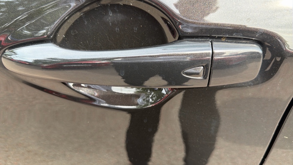 Nissan Qashqai 1.3 DiG-T N-Connecta 5dr Petrol Hatchback - Image 42