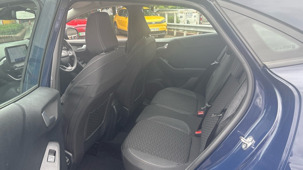 Ford Puma 1.0 EcoBoost Hybrid mHEV Titanium 5dr Petrol Hatchback - Image 16