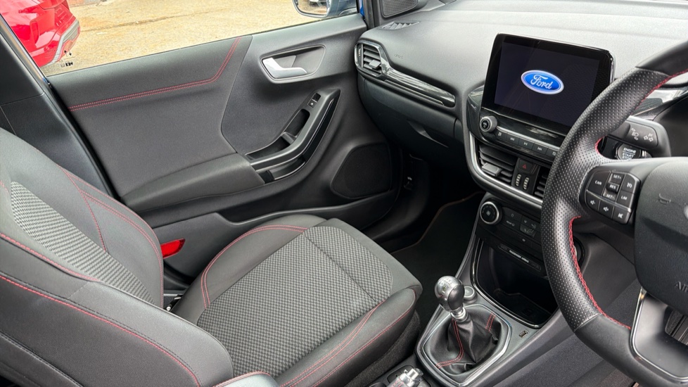 Ford Puma 1.0 EcoBoost Hybrid mHEV ST-Line Design 5dr Petrol Hatchback - Image 14