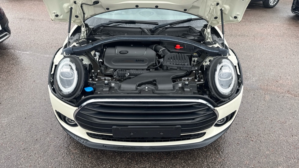 MINI Clubman 1.5 Cooper Classic 6dr Petrol Estate - Image 8