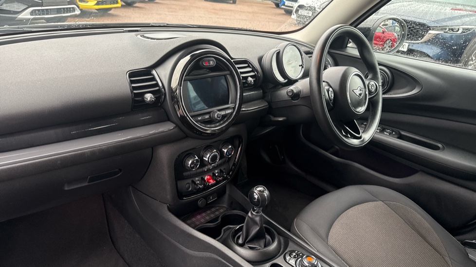 MINI Clubman 1.5 Cooper Classic 6dr Petrol Estate - Image 9