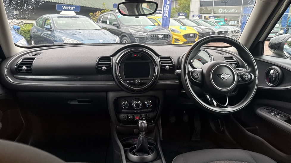 MINI Clubman 1.5 Cooper Classic 6dr Petrol Estate - Image 10