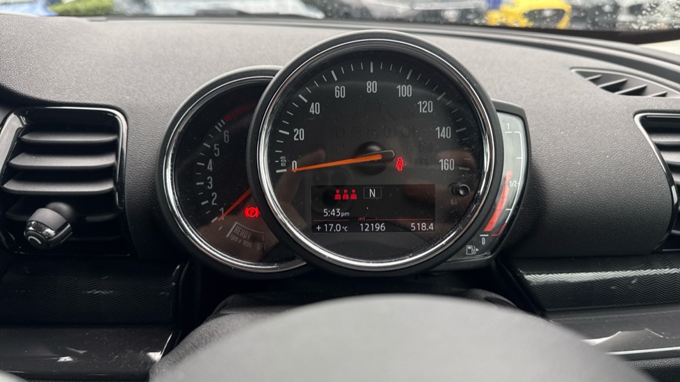 MINI Clubman 1.5 Cooper Classic 6dr Petrol Estate - Image 18