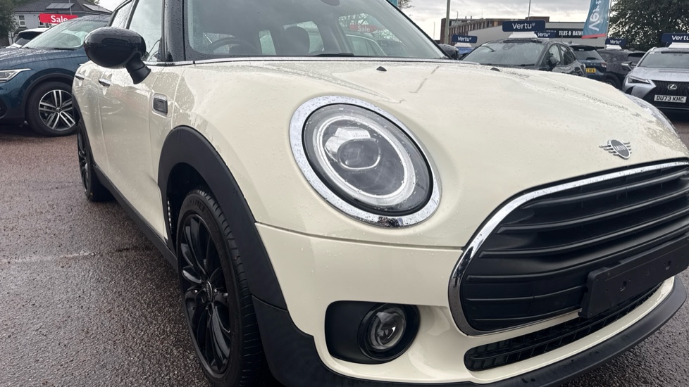 MINI Clubman 1.5 Cooper Classic 6dr Petrol Estate - Image 30